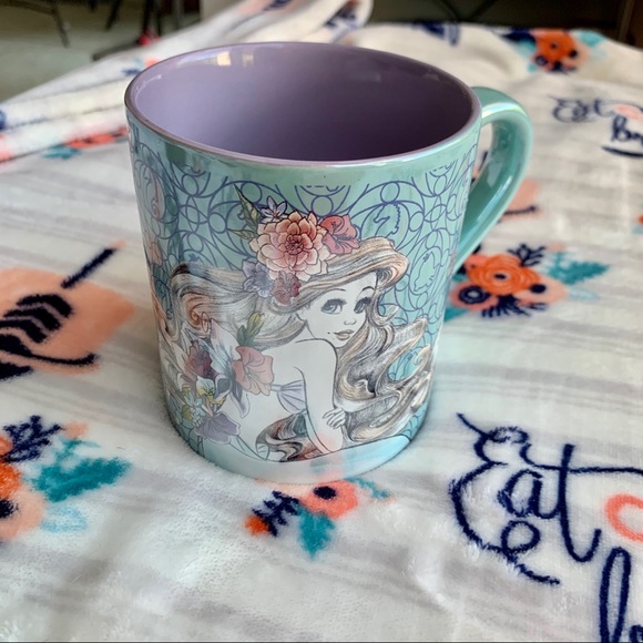 LAST 1! 🧜🏻‍♀️ Disney’s Ariel Mug 🧜🏻‍♀️ - Picture 6 of 10